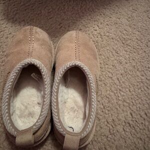 Koolaburra Tan Kids Slippers